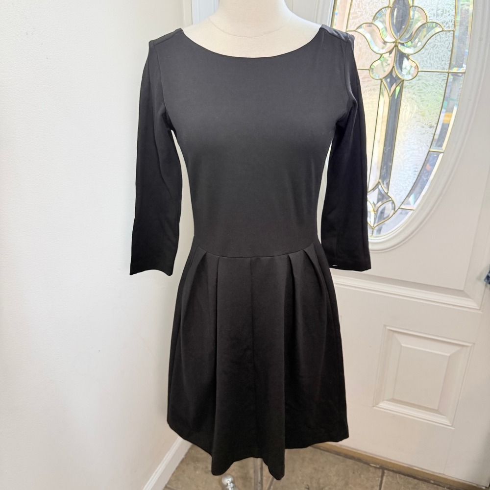 Amanda Uprichard Black Ponte Knit Fit and Flare Dress 3/4 Sleeve V-Back Medium